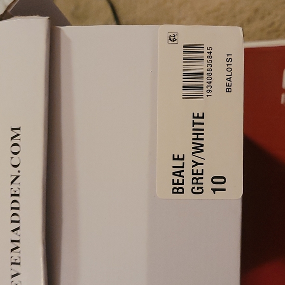 Steve Madden SIZE 10 Grey/White Beale Slip on Sneakers - Picture 7 of 8